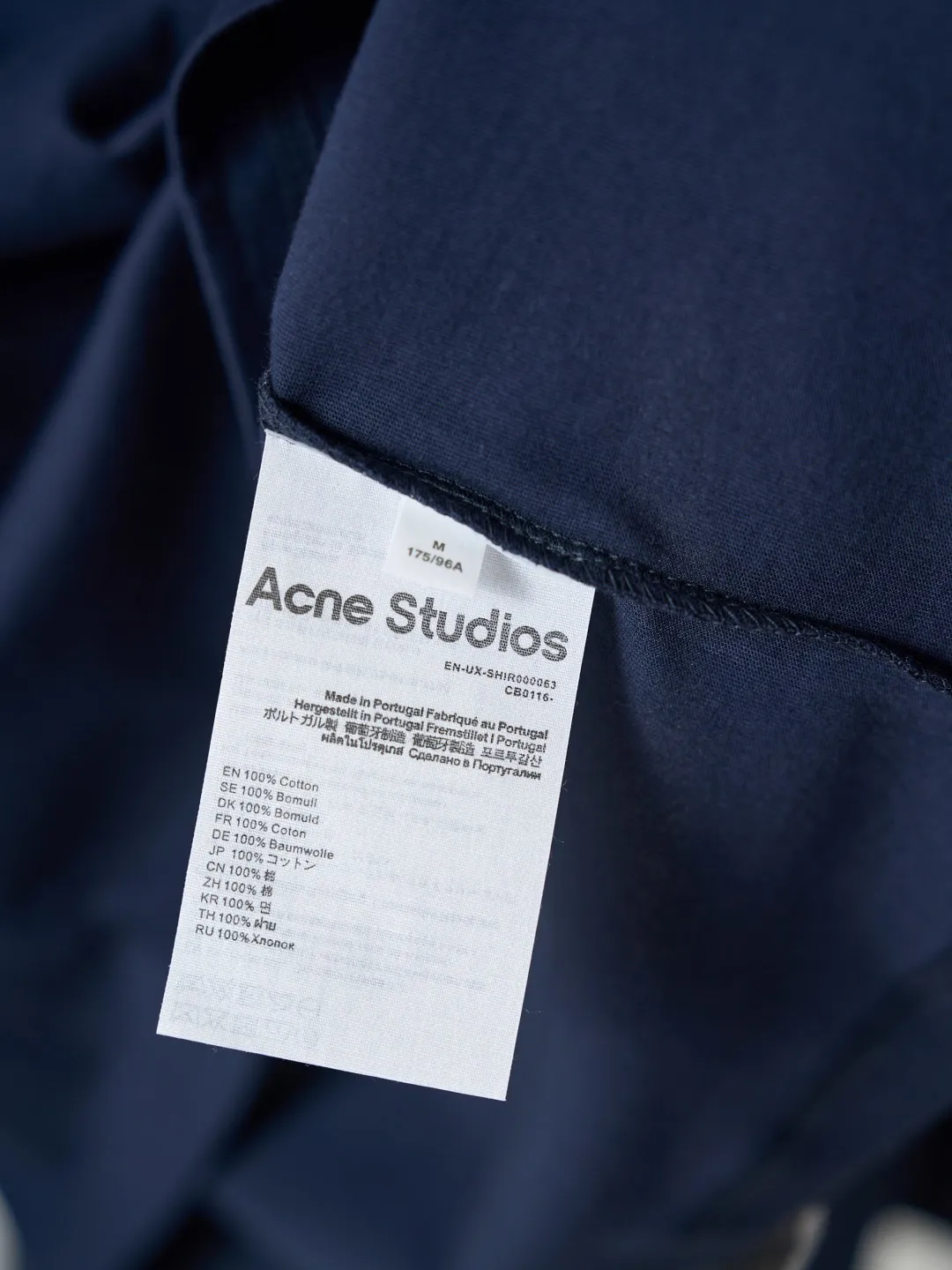 [Real auction] Acne Studios letter embroidered long-sleeved T-shirt [In Stock] S M L Demonstrates high-level recognition in silent places. Wear it with Series suits to echo up and down to form a luxurious system. It interprets a unique Nordic elegance artistic conception. Uses imported machine embroidery technology. Uses advanced computer control systems and precision mechanical parts to realize Acne Studios logo work. High precision. The lines are smooth and delicate. The fabrics have been fermented and washed. The hand feel and texture are better. Not easy to deform, not easy to shrink, not easy to fade. Maintain long-term beauty, loose fit.